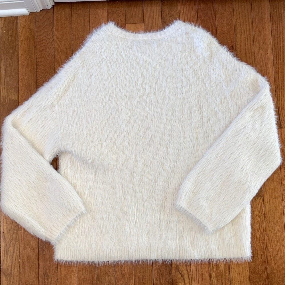 Cotton On White Fuzzy Eyelash Knit Crewneck Sweater Size Large Cozy Soft - Picture 5 of 7
